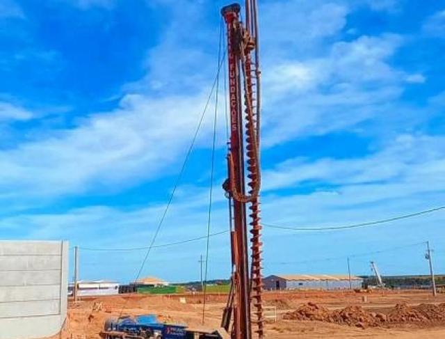 Mini Hélice para execução de Estacas Hélice Contínua em espaços reduzidos